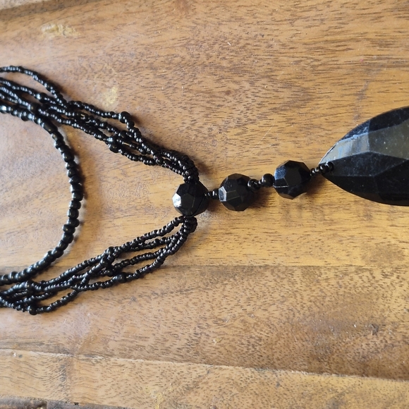 Elegant Black Beaded Necklace - Picture 3 of 3